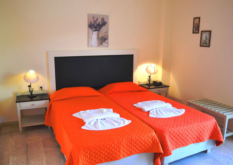 Hotel Amnissos Pigianos Kampos  Exteriér fotografie