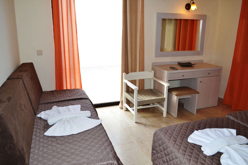 Hotel Amnissos Pigianos Kampos  Exteriér fotografie