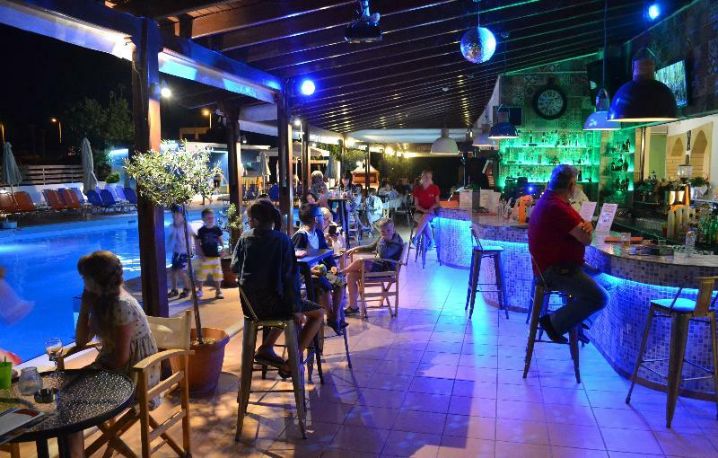 Hotel Amnissos Pigianos Kampos  Exteriér fotografie