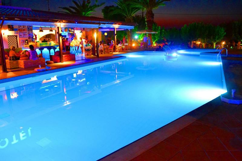 Hotel Amnissos Pigianos Kampos  Exteriér fotografie